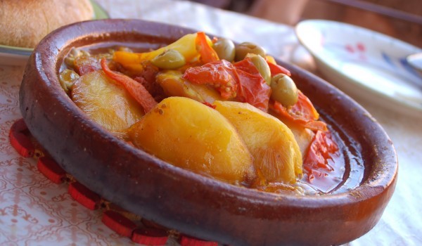 Грах с картофи