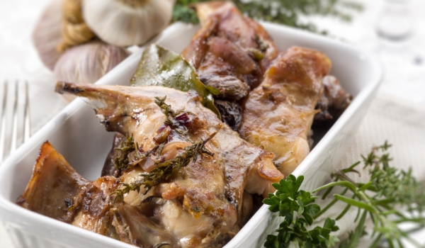 Печен заек с горчица и кориандър